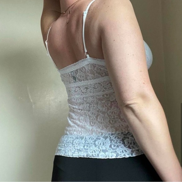 💥BOGO💥 Y2K white lace cami - Picture 7 of 7